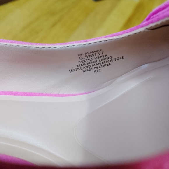 Kelly & Katie Pink Slingback Heels - Picture 3 of 10